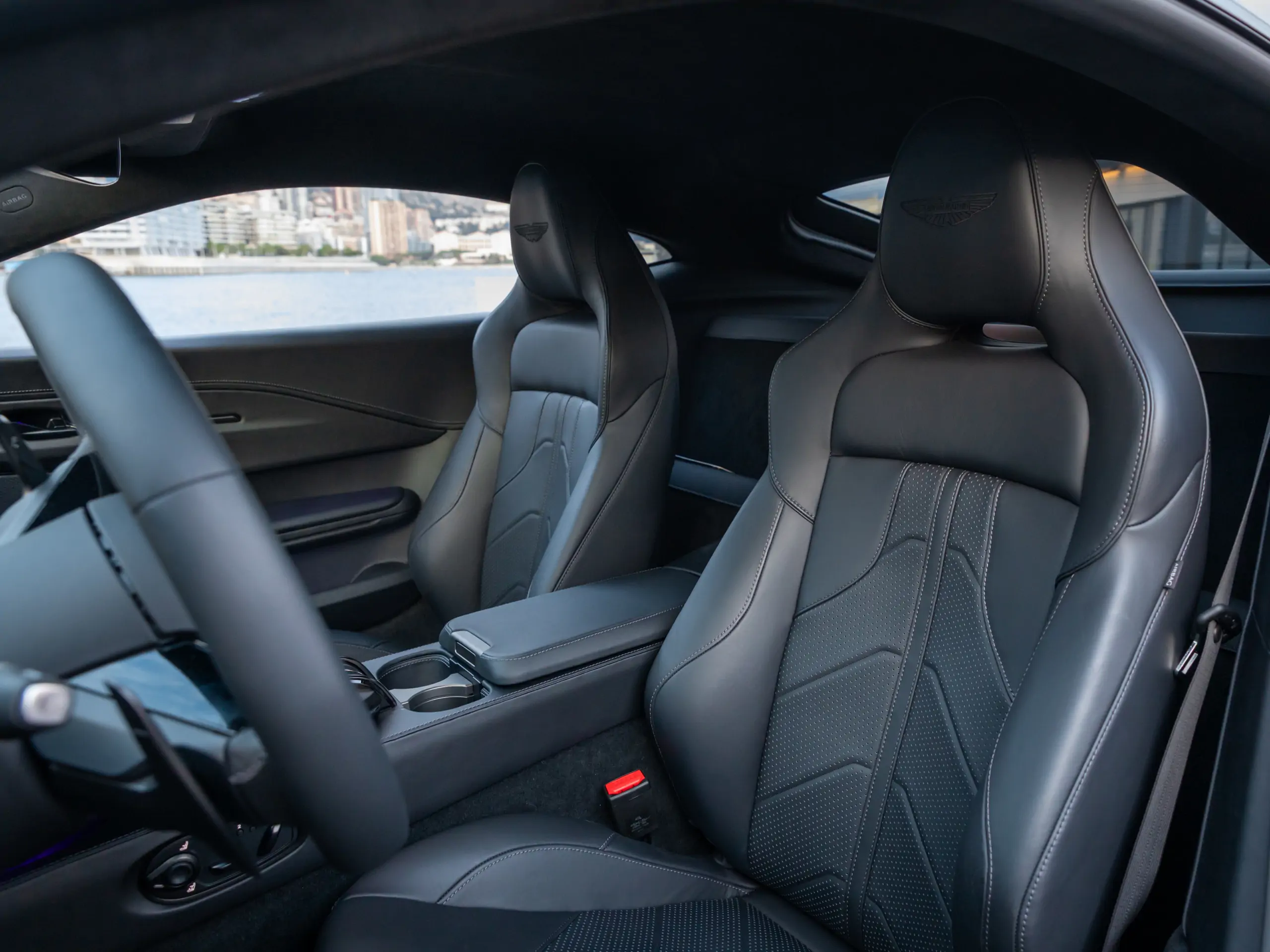 Image ASTON MARTIN V8 Vantage  V8 4.0 665ch BVA