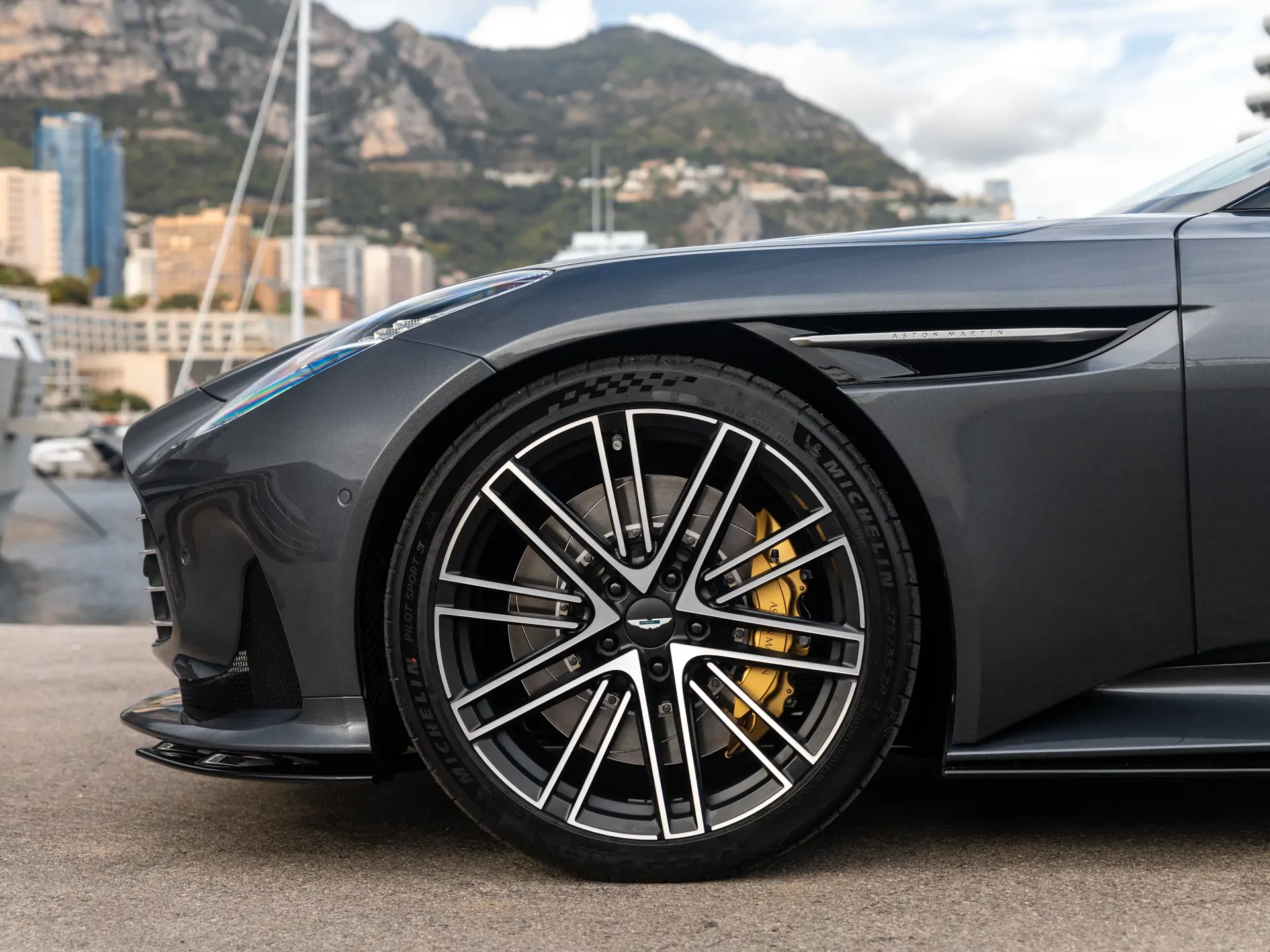 Photo ASTON MARTIN DB12 V8 4.0 680ch BVA8