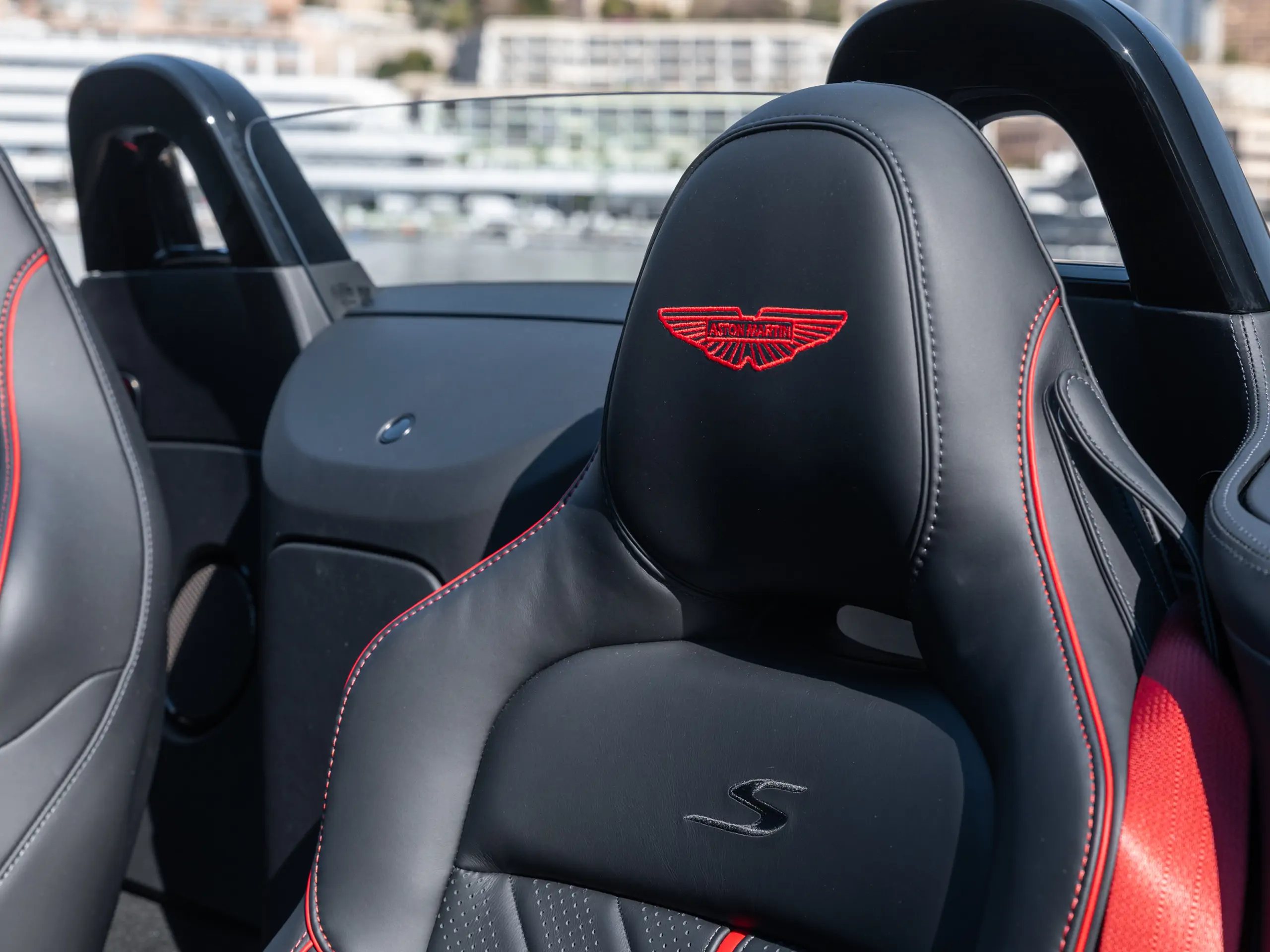 Image ASTON MARTIN Vantage S Roadster V8 4.0 680ch BVA