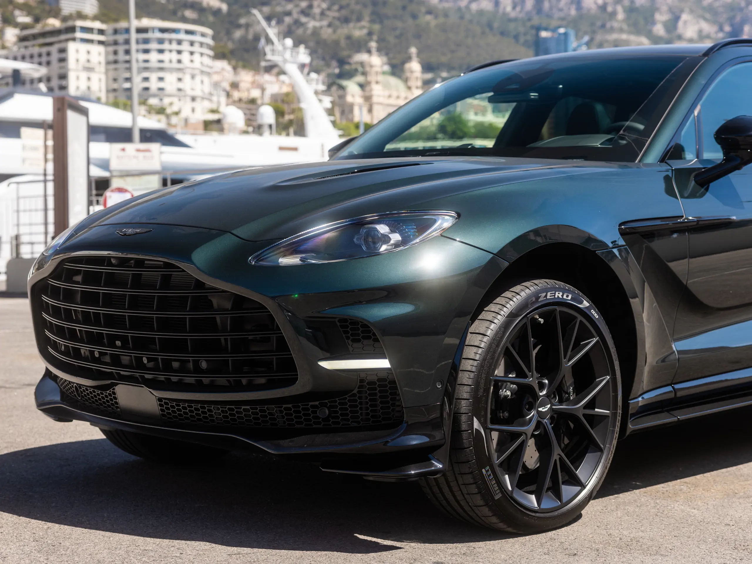 Image ASTON MARTIN DBX V8 4.0 Biturbo 707ch BVA9