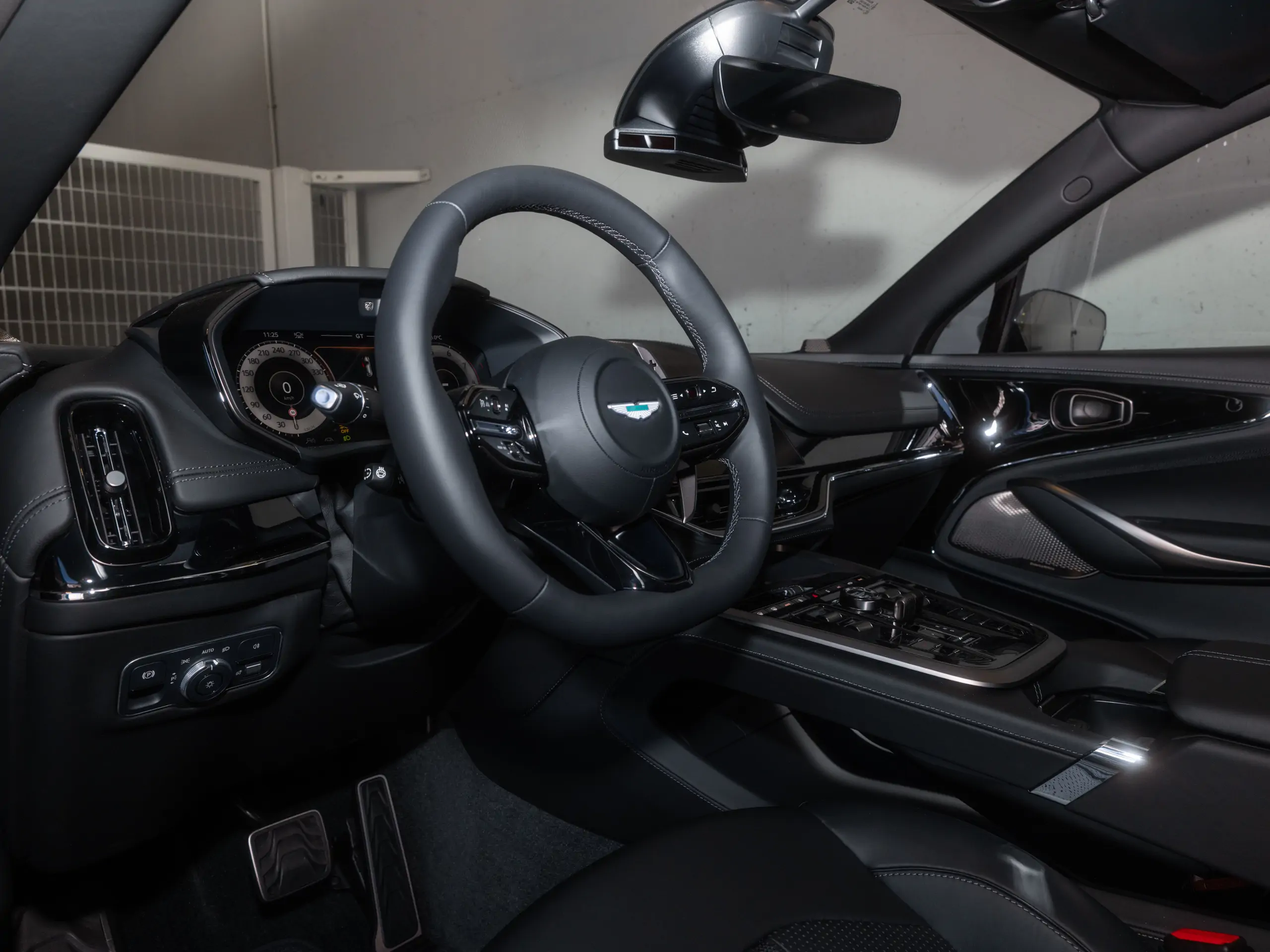 Image ASTON MARTIN DBX V8 4.0 Biturbo 707ch BVA9