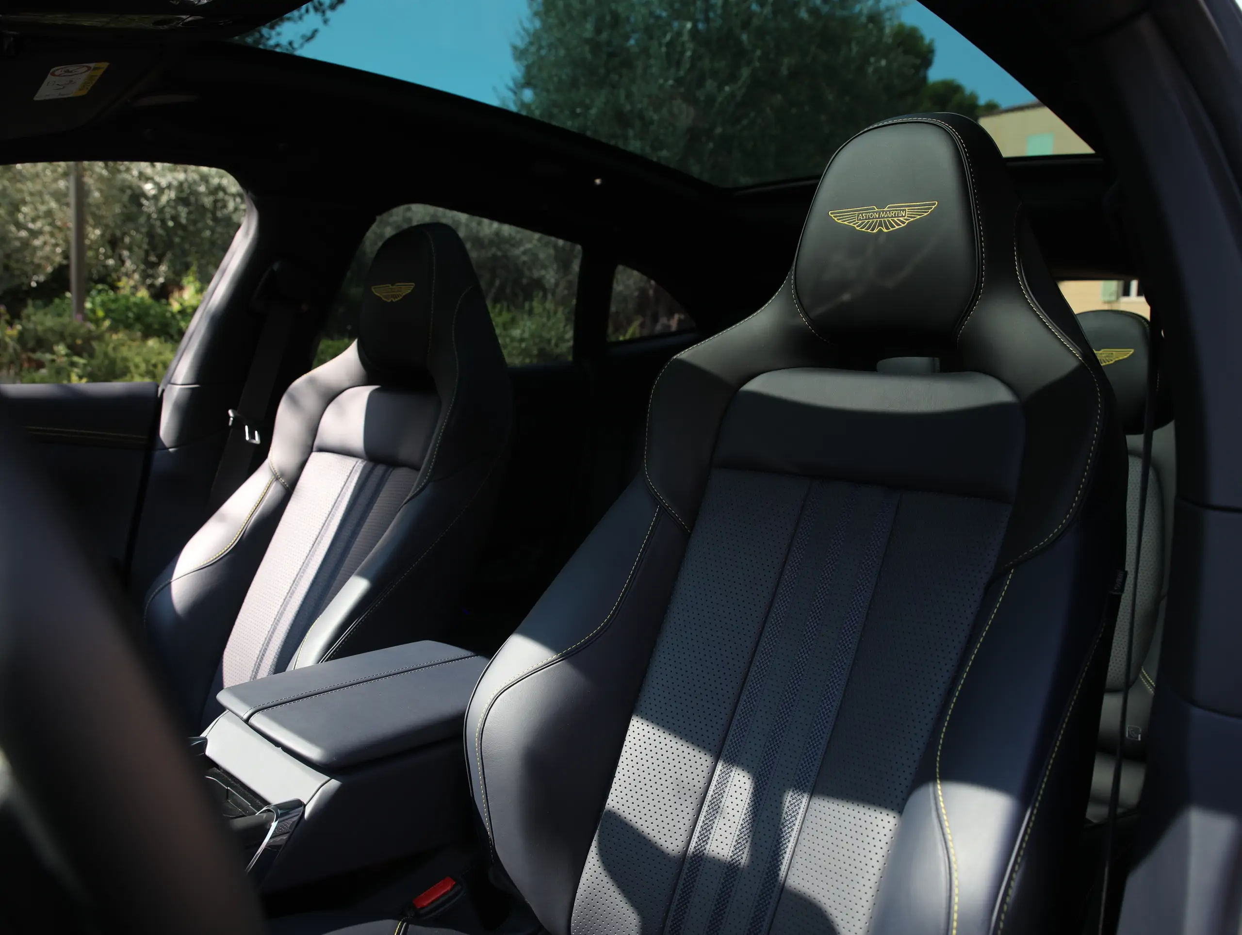 Image ASTON MARTIN DBX V8 4.0 Biturbo 707ch BVA9