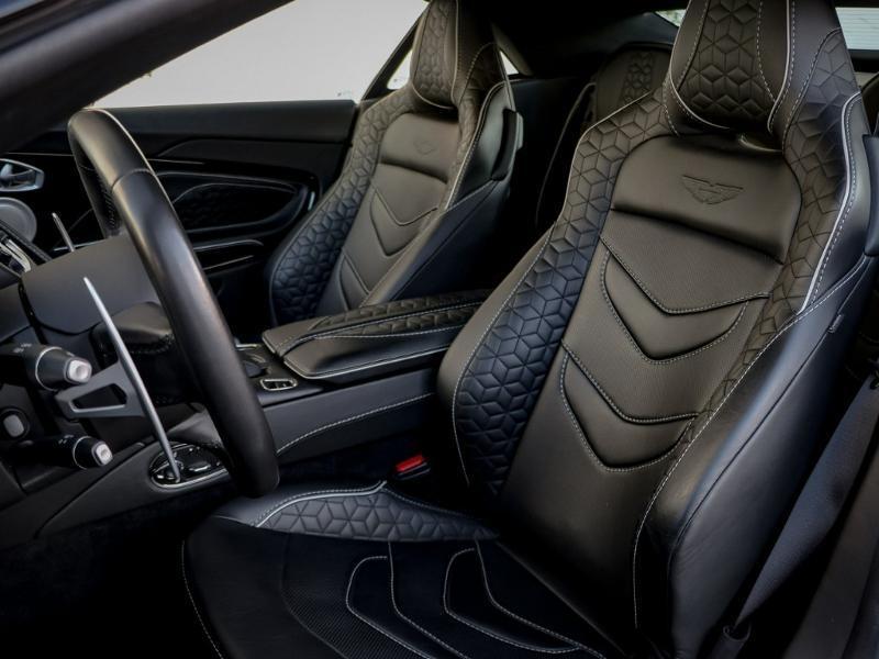 Image ASTON MARTIN DBS Volante V12 5.2 725ch Superleggera BVA8