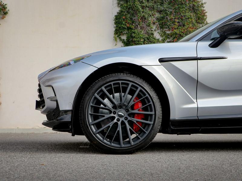 Image ASTON MARTIN DBX 4.0 V8 biturbo 707ch BVA9