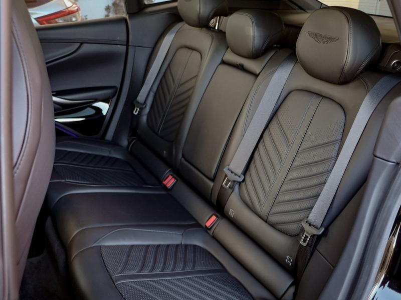 Image ASTON MARTIN DBX 4.0 V8 biturbo 707ch BVA9