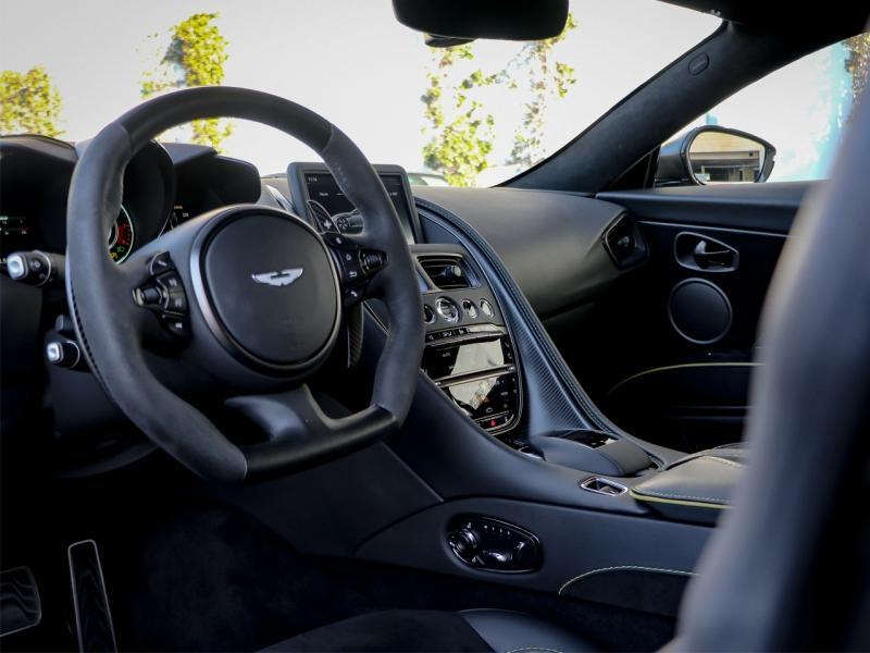 Image ASTON MARTIN DBS Coupé V12 5.2 725ch BVA8