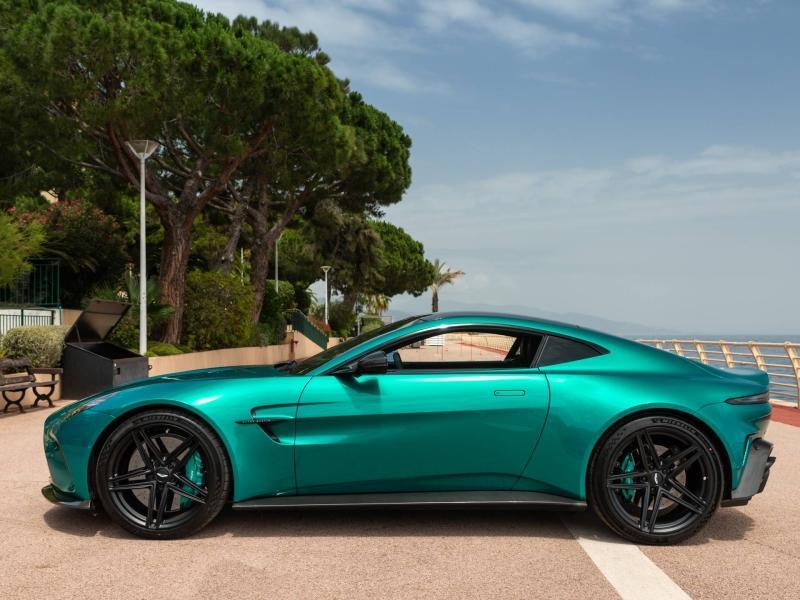 Image ASTON MARTIN Vtg NEXT GEN