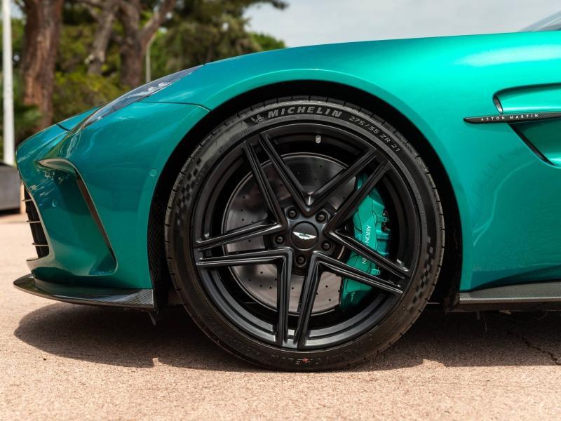 Image ASTON MARTIN Vtg NEXT GEN